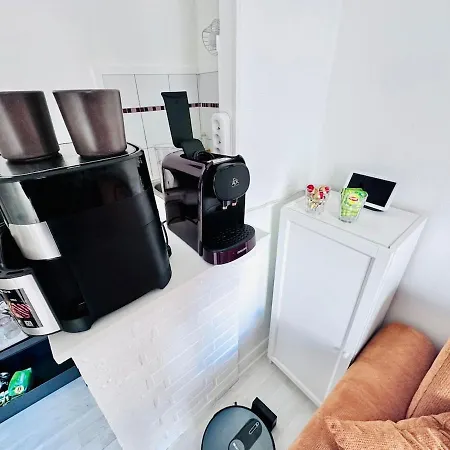 Cosy Paris 2P Vue Tour Eiffel Appartement *